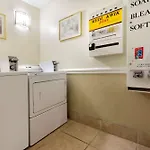 Super 8 By Wyndham Charlotte University