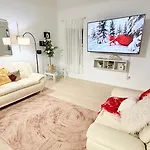 Christmas 3Br , King And Queen Beds , Uptown Charlotte