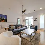 Holiday home Sophisticated 3-story In Wesley Heights