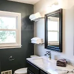 Cozy With Pool Chefs Kitchen In Prime Area