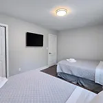 4-beds, 2-bath, Old Charm, Updated Comfort * Charlotte