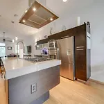 Holiday home Sophisticated 3-story In Wesley Heights