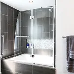 Cozy With Pool Chefs Kitchen In Prime Area Charlotte