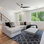 Luxury Build - King Beds - Minutes To Uptown Holiday home