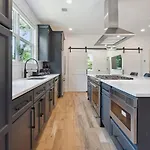 Luxury Build - King Beds - Minutes To Uptown *