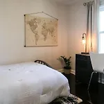 Cozy With Pool Chefs Kitchen In Prime Area Holiday home *