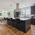 Luxury Build - King Beds - Minutes To Uptown