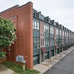 The Nest - Southend - Rooftop Terrace - Light Rail