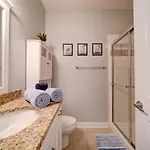 The Nest - Southend - Rooftop Terrace - Light Rail Apartment Charlotte