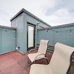 The Nest - Southend - Rooftop Terrace - Light Rail Apartment *