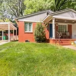 2 Bed Stay With Updated Bath And Kitchen