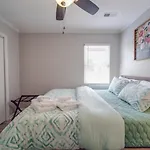 Holiday home Cozy 3br - Views - Firepit -football *