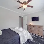 Cozy 3br - Views - Firepit -football *