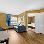 Hawthorn Suites by Wyndham Charlotte/Executive Park