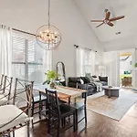 Apartment Modern Upscale Farmhouse- In Uptown Clt! *