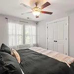 Modern Upscale Farmhouse- In Uptown Clt! * Charlotte