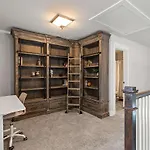 Modern Upscale Farmhouse- In Uptown Clt! Apartment Charlotte