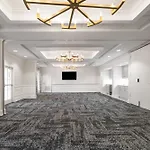 Hampton Inn & Suites South Park At Phillips Place