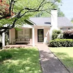 Amazing Cottage With Great Sights In Charlotte, North Carolina