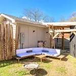 Adorable Solo-Traveler Retreat