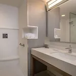 Courtyard By Marriott Northlake