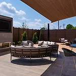 Courtyard By Marriott Northlake 2*