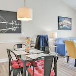 Charming W/ Balcony, 1 Mi To Unc Charlotte!