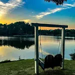 Holiday home Embrace Nature In Lakefront With Fire Pit In Charlotte, North Carolina *
