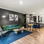 Holiday home Luxe King 3br Townhouse -mins To Uptown Clt Charlotte