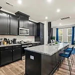 Holiday home Luxe King 3br Townhouse -mins To Uptown Clt Charlotte