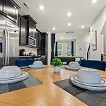 Holiday home Luxe King 3br Townhouse -mins To Uptown Clt