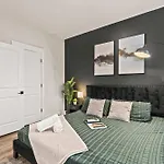 Luxe King 3br Townhouse -mins To Uptown Clt Holiday home Charlotte