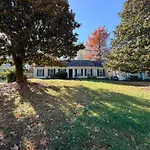 Cozy 3Br Homeyard, Wifi, Sleeps 10