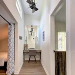 Holiday home Embrace Nature In Lakefront With Fire Pit In Charlotte, North Carolina