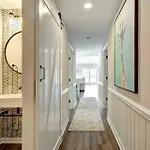 Embrace Nature In Lakefront With Fire Pit In Charlotte, North Carolina Holiday home