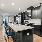 Holiday home Luxe King 3br Townhouse -mins To Uptown Clt