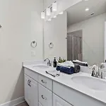 Luxe King 3br Townhouse -mins To Uptown Clt Holiday home Charlotte