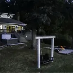 Holiday home Embrace Nature In Lakefront With Fire Pit In Charlotte, North Carolina *