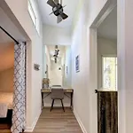 Embrace Nature In Lakefront With Fire Pit In Charlotte, North Carolina Holiday home