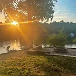 Embrace Nature In Lakefront With Fire Pit In Charlotte, North Carolina Holiday home *