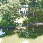 Embrace Nature In Lakefront With Fire Pit In Charlotte, North Carolina * Charlotte