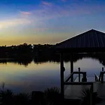 Holiday home Embrace Nature In Lakefront With Fire Pit In Charlotte, North Carolina