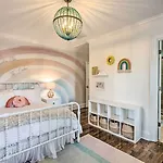 Stunning Home: Private Pool! Holiday home *
