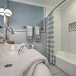 Stunning Home: Private Pool! Holiday home *