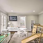 Stunning Home: Private Pool! Charlotte