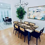 Spacious Dog-friendly Retreat Near Ballantyne Charlotte