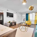 2 Large Bedrooms Artistic Flair Spacious * Charlotte