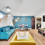 2 Large Bedrooms Artistic Flair Spacious