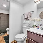 2 Large Bedrooms Artistic Flair Spacious
