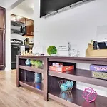 2 Large Bedrooms Artistic Flair Spacious *